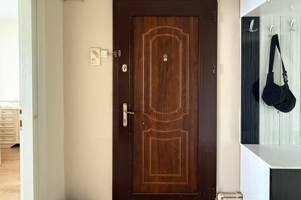 CENTURY 21 BAL GAYRİMENKUL'DEN DEVLET HASTANESİ VE ŞEHİR MERKEZİNE OLDUKÇA YAKIN İÇİ TAMAMEN YENİLENMİŞ,  KAPALI MUTFAKLI  ÇİFT LAVABO ÇİFT BALKONLU GENİŞ FERAH 2+1 