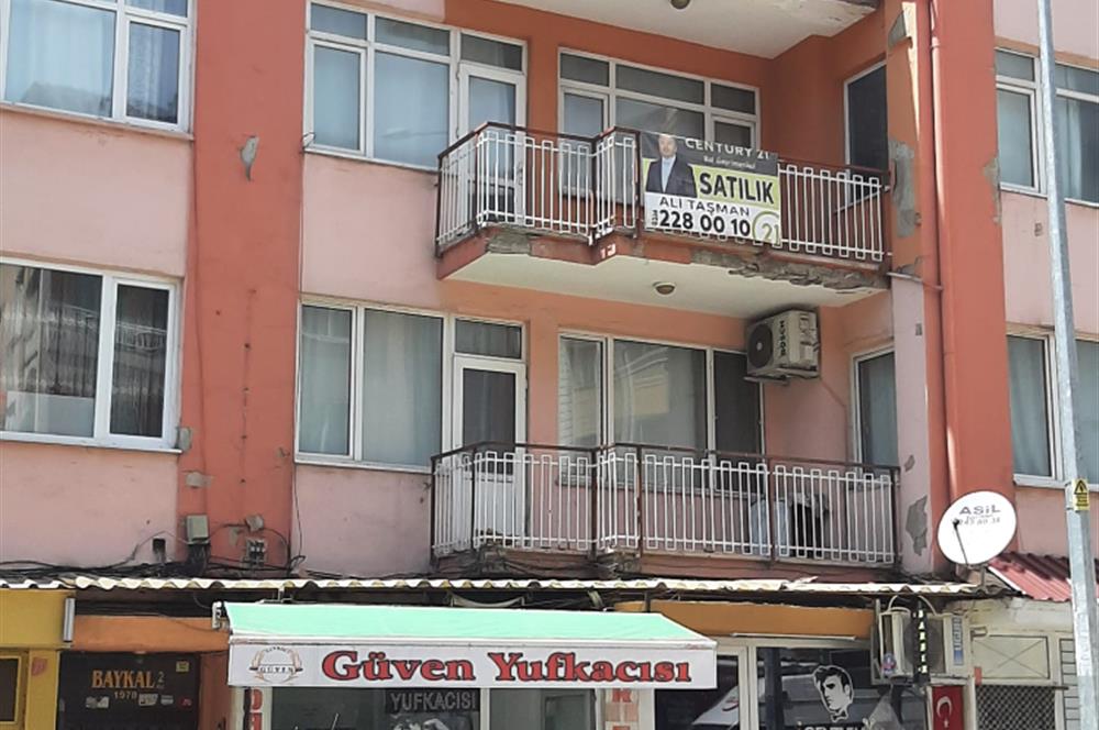 CENTURY 21 BAL GAYRİMENKUL'DEN DEVLET HASTANESİ VE ŞEHİR MERKEZİNE OLDUKÇA YAKIN İÇİ TAMAMEN YENİLENMİŞ,  KAPALI MUTFAKLI  ÇİFT LAVABO ÇİFT BALKONLU GENİŞ FERAH 2+1 