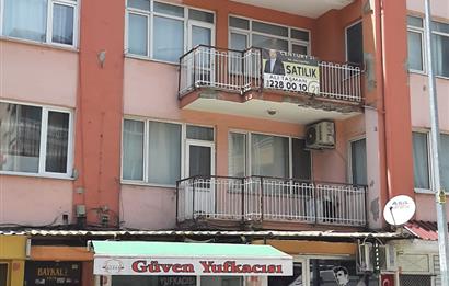 CENTURY 21 BAL GAYRİMENKUL'DEN DEVLET HASTANESİ VE ŞEHİR MERKEZİNE OLDUKÇA YAKIN İÇİ TAMAMEN YENİLENMİŞ,  KAPALI MUTFAKLI  ÇİFT LAVABO ÇİFT BALKONLU GENİŞ FERAH 2+1 