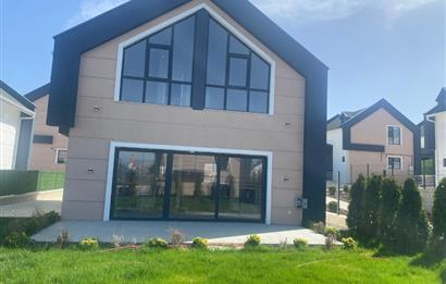 SİTE İÇERİSİNDE 7/24 GÜVENLİK 3+1 MÜSTAKİL ŞÖMİNELİ VİLLA