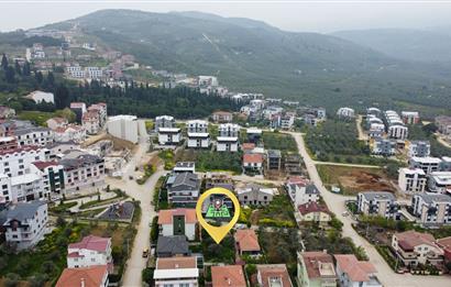 C21 Cius; Umurbey'de Satılık 366 m2 0.90 Emsal İmarlı Arsa
