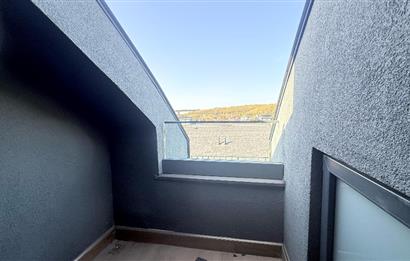 Zekeriyaköy Terrace Hayat Sitesinde Satılık Köşe Tripleks Villa