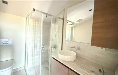 Zekeriyaköy Terrace Hayat Sitesinde Satılık Köşe Tripleks Villa