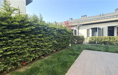 Zekeriyaköy Terrace Hayat Sitesinde Satılık Köşe Tripleks Villa