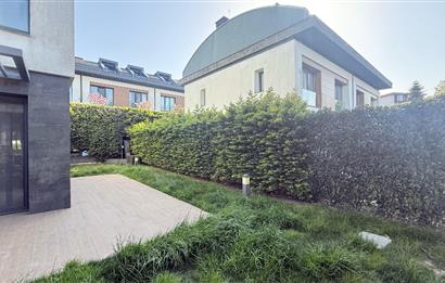 Zekeriyaköy Terrace Hayat Sitesinde Satılık Köşe Tripleks Villa