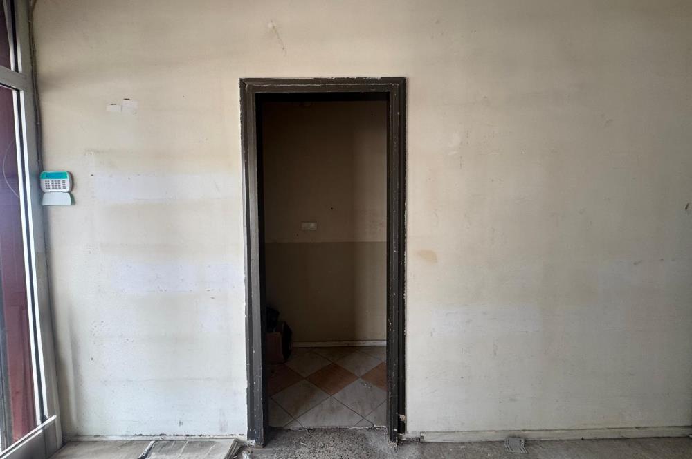 Gıda Çarşısı'nda 3 Katlı,Çift Cepheli Satılık Dükkan
