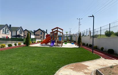 SİTE İÇERİSİNDE 7/24 GÜVENLİK 3+1 MÜSTAKİL ŞÖMİNELİ VİLLA