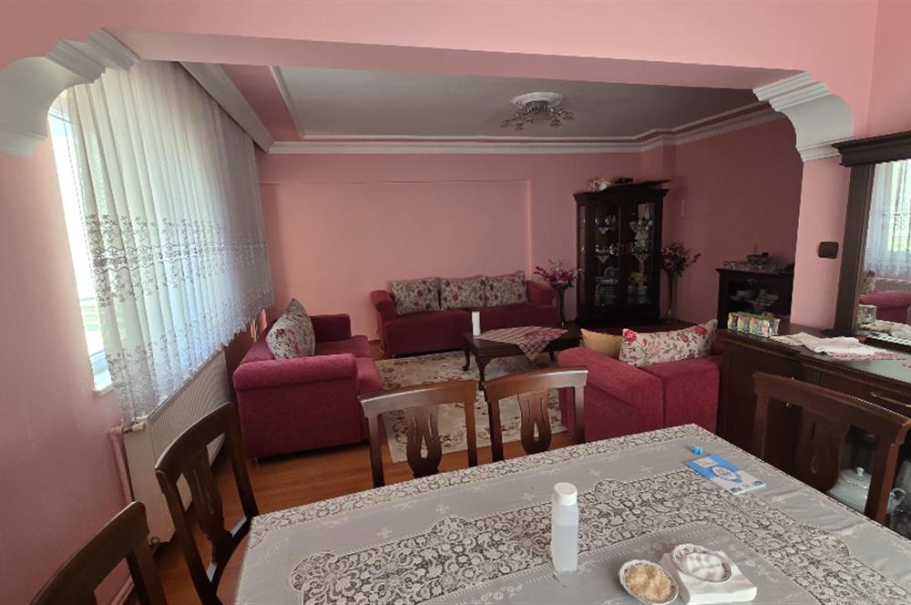 UĞURMUMCU SİTE İÇERSİNDE 2+1 KİRALIK DAİRE