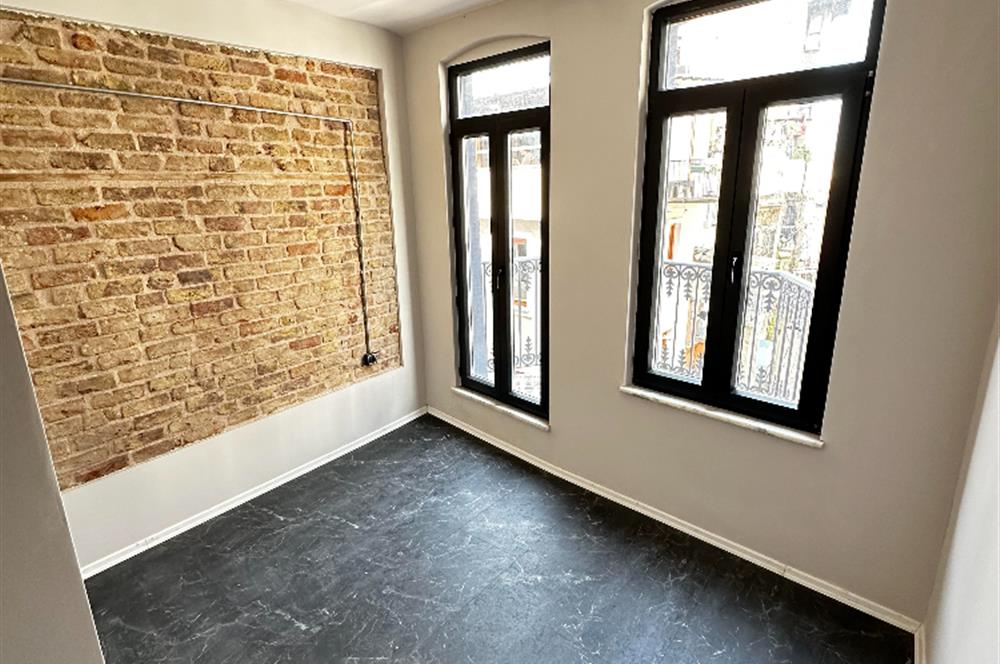 YENİ TADİLATLI AIRBNB İÇİN UYGUN 5 KATLI SATILIK BİNA