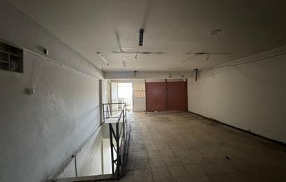 Gıda Çarşısı'nın Kalbinde Yol Cepheli 3 katlı Satılık Dükkan 
