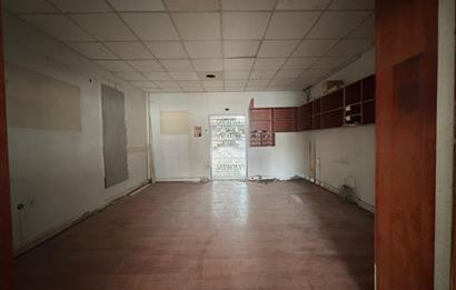 Gıda Çarşısı'nın Kalbinde Yol Cepheli 3 katlı Satılık Dükkan 