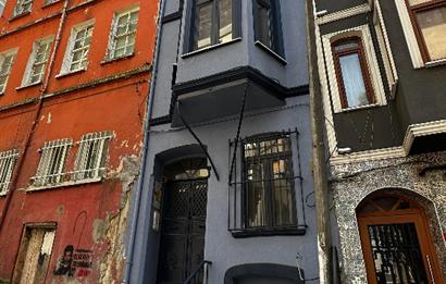YENİ TADİLATLI AIRBNB İÇİN UYGUN 5 KATLI SATILIK BİNA