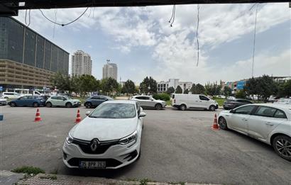 Gıda Çarşısı'nın Kalbinde Park Cepheli 3 katlı Satılık Dükkan