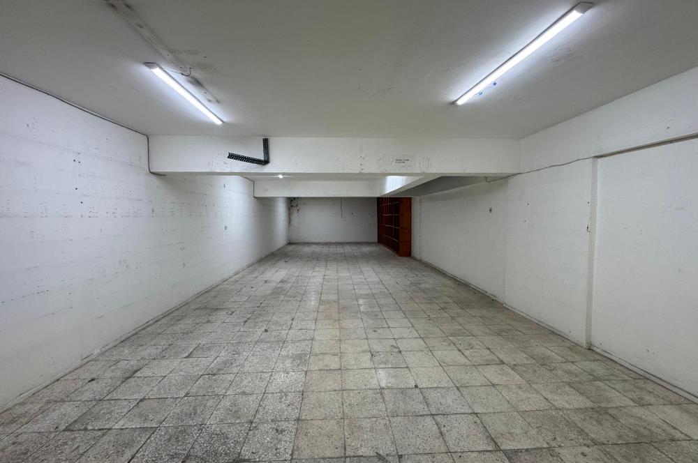 Gıda Çarşısı'nın Kalbinde Park Cepheli 3 katlı Satılık Dükkan