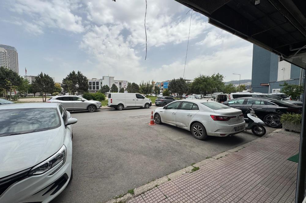 Gıda Çarşısı'nın Kalbinde Park Cepheli 3 katlı Satılık Dükkan