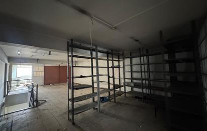 Gıda Çarşısı'nın Kalbinde Yol Cepheli 3 katlı Satılık Dükkan 