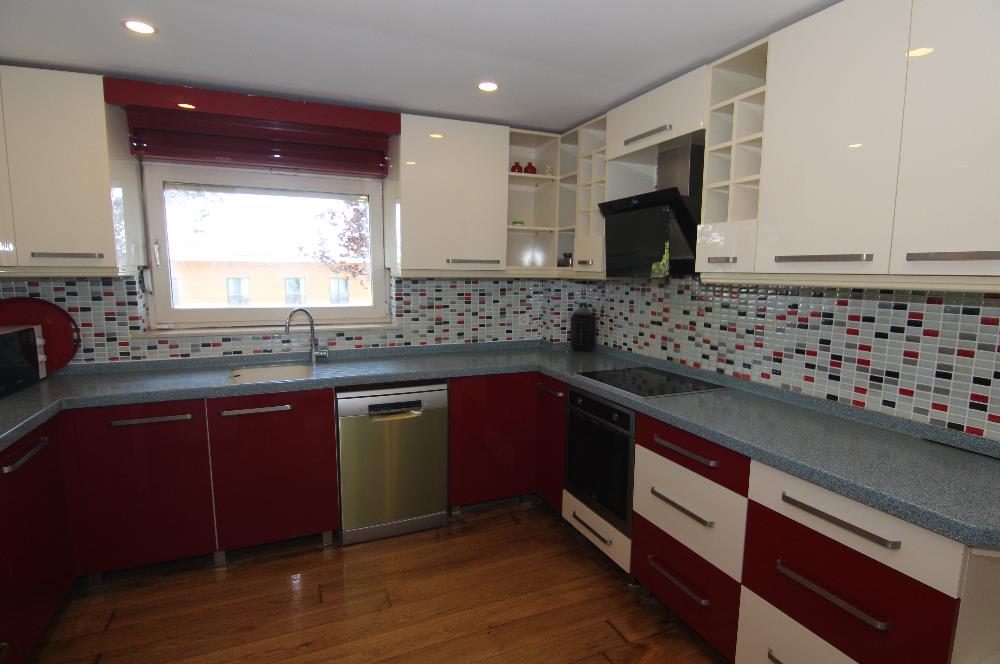 Zekeriyaköy YONCA EVLERİNDE Satılık KÖŞE BAHÇE DUBLEKS Daire