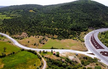 C21 MY MADRA DAN ANA ASFALTDA TİCARİ KULLANIMA UYGUN 9331 M2..