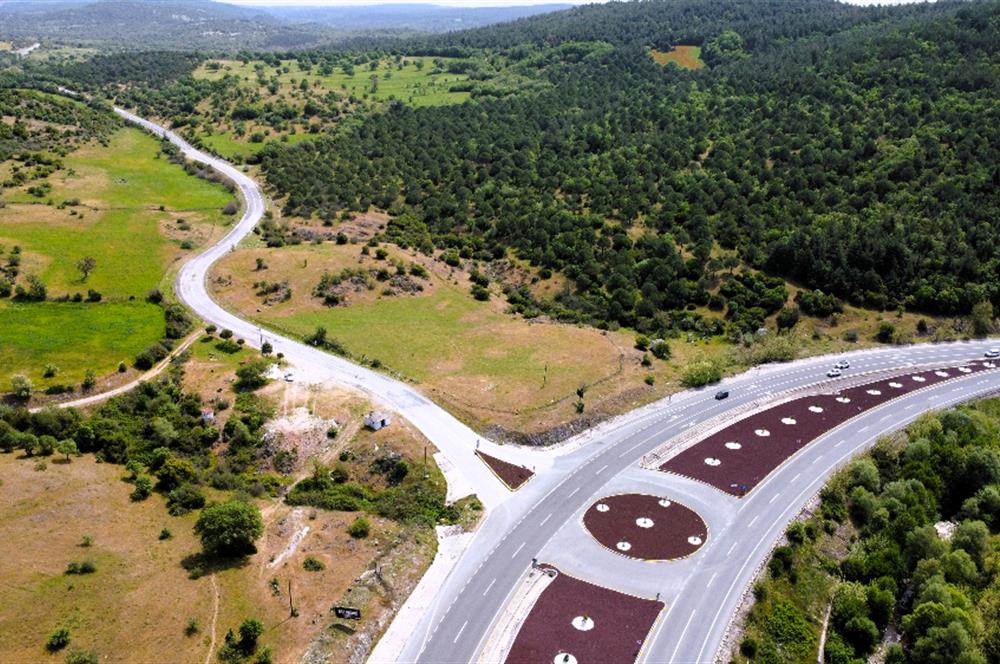 C21 MY MADRA DAN ANA ASFALTDA TİCARİ KULLANIMA UYGUN 9331 M2..