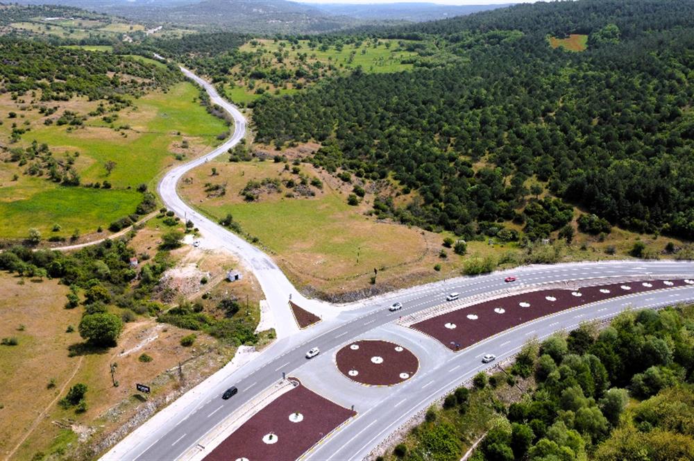 C21 MY MADRA DAN ANA ASFALTDA TİCARİ KULLANIMA UYGUN 9331 M2..