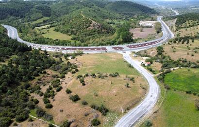 C21 MY MADRA DAN ANA ASFALTDA TİCARİ KULLANIMA UYGUN 9331 M2..