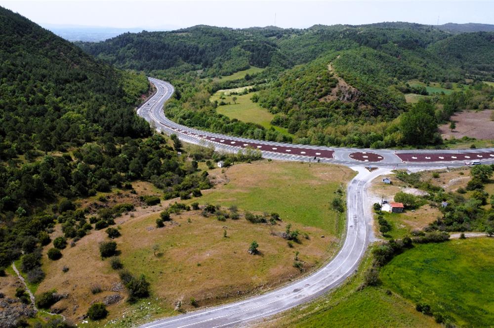 C21 MY MADRA DAN ANA ASFALTDA TİCARİ KULLANIMA UYGUN 9331 M2..
