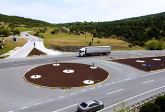 C21 MY MADRA DAN ANA ASFALTDA TİCARİ KULLANIMA UYGUN 9331 M2..