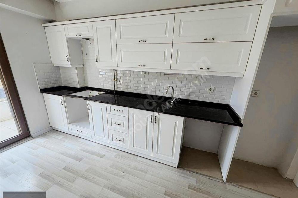 SAKARYA TEPEKUM YENİ STADA YAKIN 3+1 SATILIK SİTE İÇİNDE DAİRE
