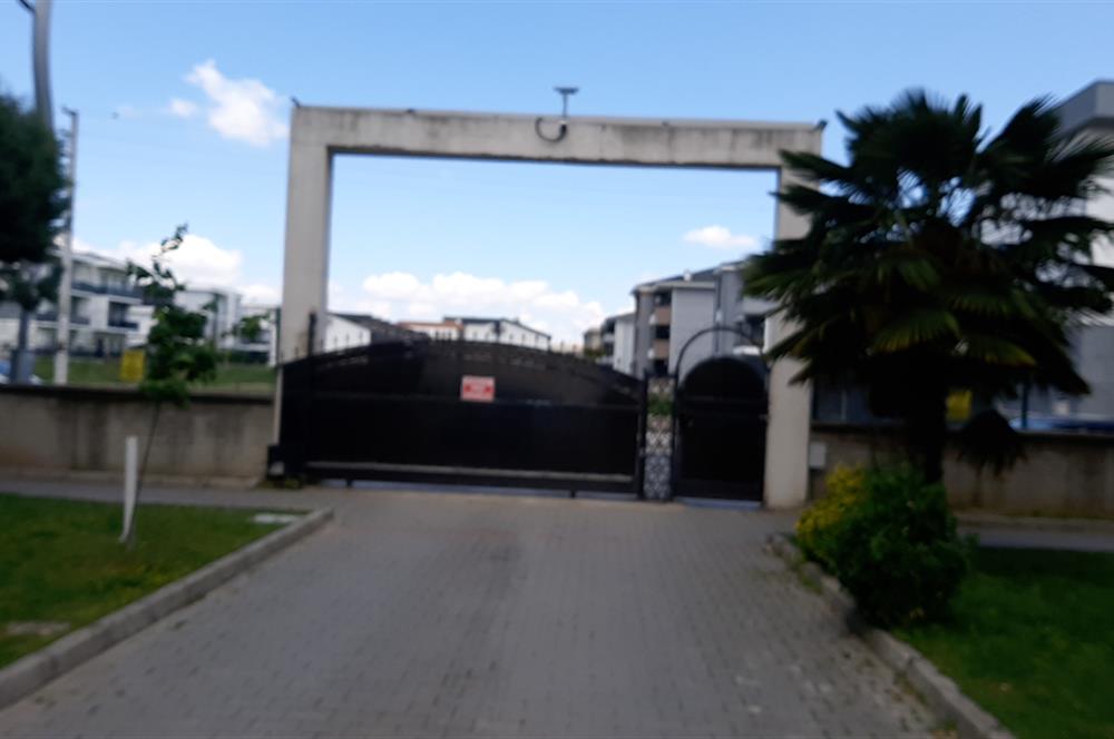 SAKARYA TEPEKUM YENİ STADA YAKIN 3+1 SATILIK SİTE İÇİNDE DAİRE