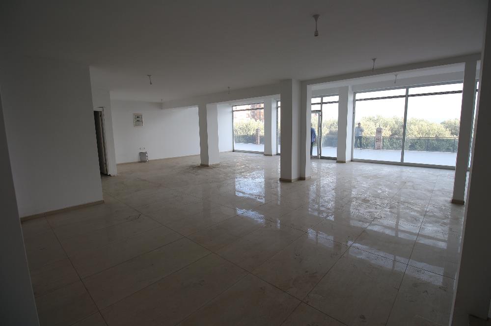 C21 MY MADRA EDREMİTTE 353 M2 AVM YANINDA KİRALIK 3 KATLI DÜKKAN
