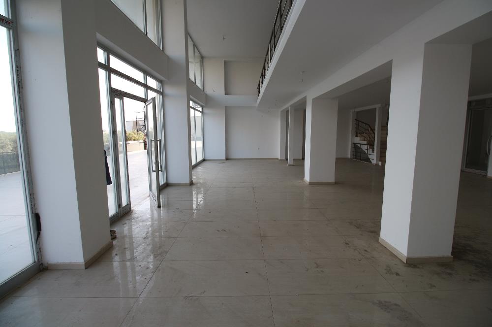 C21 MY MADRA EDREMİTTE 353 M2 AVM YANINDA KİRALIK 3 KATLI DÜKKAN