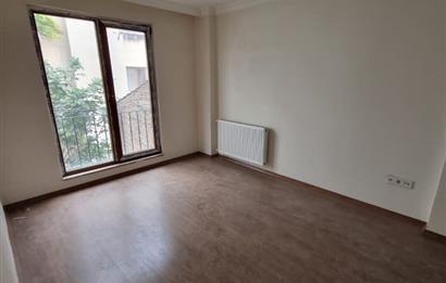 GÜMÜŞSUYU MAHALLESİNDE YENİ BİNADA SATILIK 1+1 DAİRE