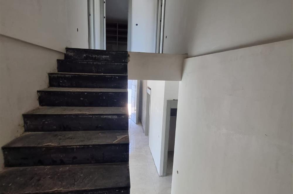 GÖLBAŞI'NDA SİTE İÇERİSİNDE SATILIK 5+1 SIFIR VİLLA