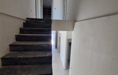 GÖLBAŞI'NDA SİTE İÇERİSİNDE SATILIK 5+1 SIFIR VİLLA