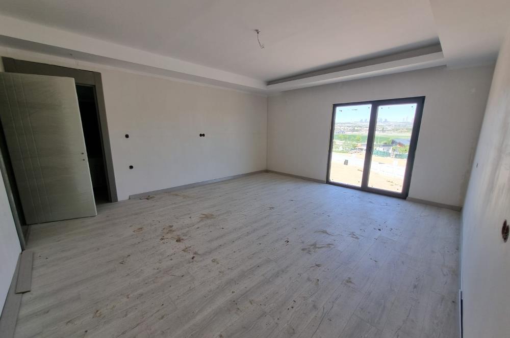 GÖLBAŞI'NDA SİTE İÇERİSİNDE SATILIK 5+1 SIFIR VİLLA