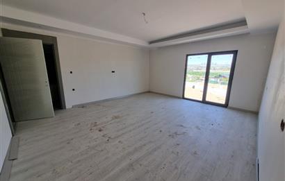 GÖLBAŞI'NDA SİTE İÇERİSİNDE SATILIK 5+1 SIFIR VİLLA