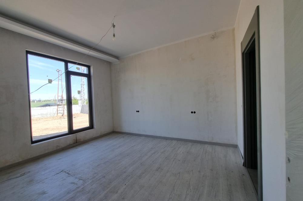 GÖLBAŞI'NDA SİTE İÇERİSİNDE SATILIK 5+1 SIFIR VİLLA