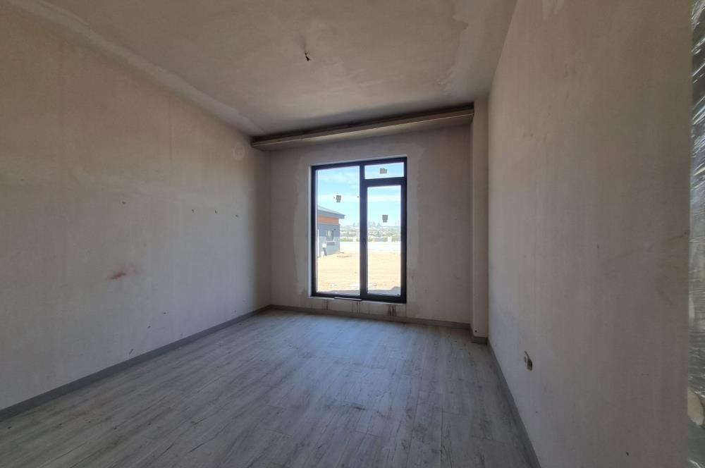 GÖLBAŞI'NDA SİTE İÇERİSİNDE SATILIK 5+1 SIFIR VİLLA