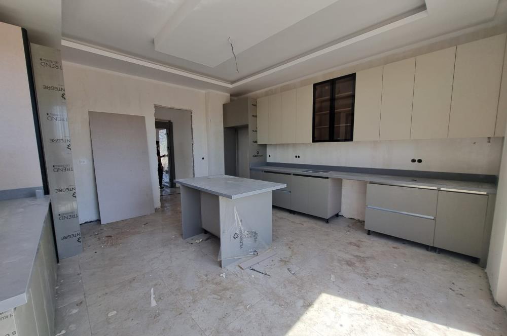 GÖLBAŞI'NDA SİTE İÇERİSİNDE SATILIK 5+1 SIFIR VİLLA