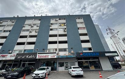 Gıda Çarşısı'nın Kalbinde Park Cepheli 3 katlı Satılık Dükkan