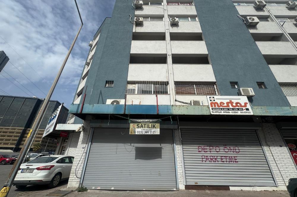 Gıda Çarşısı'nın Kalbinde Yol Cepheli 3 katlı Satılık Dükkan 