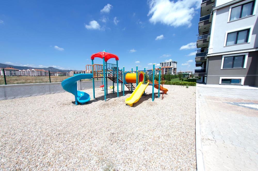 CENTURY 21 AFYONKARAHİSAR/SELÇUKLU BATI PARK TA TEMİZ 3+1 DAİRE