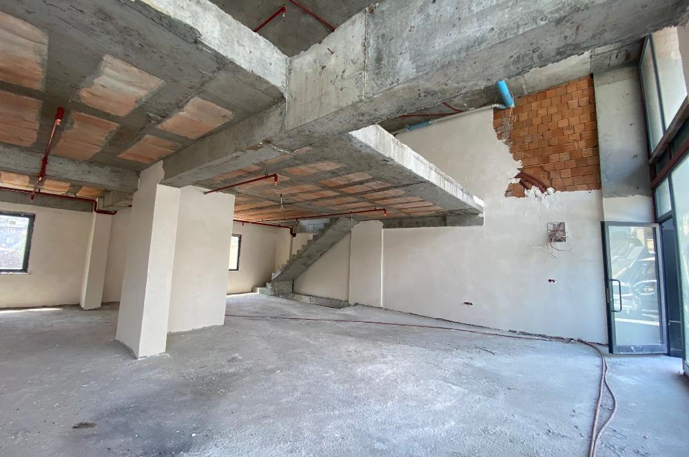 Kanyon ve Özdilek Avm'ye Komşu Cadde Üzeri Kiralık Dükkan