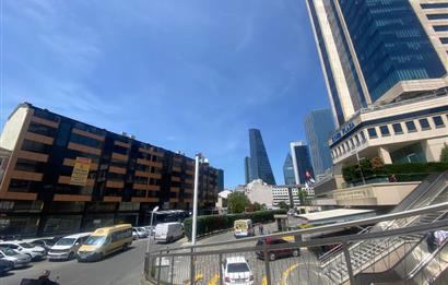 Kanyon ve Özdilek Avm'ye Komşu Cadde Üzeri Kiralık Dükkan