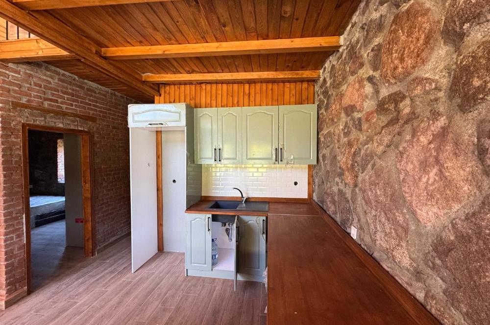 Bornova Yakaköy'de Satılık Loft Taş Ev