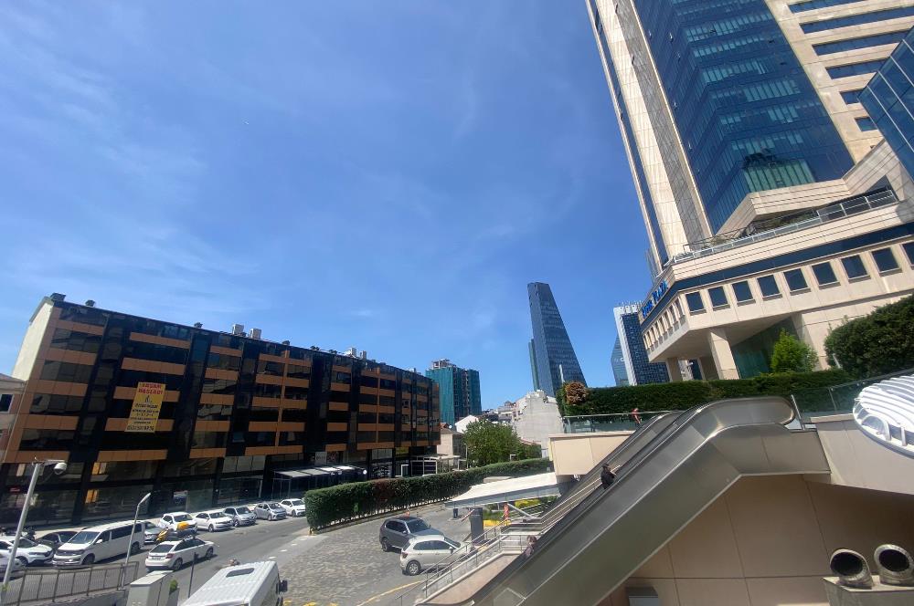 Kanyon ve Özdilek Avm'ye Komşu Cadde Üzeri Kiralık Dükkan