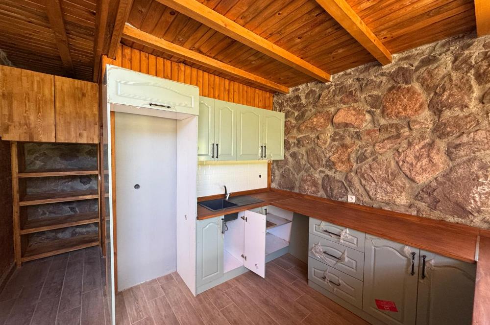 Bornova Yakaköy'de Satılık Loft Taş Ev