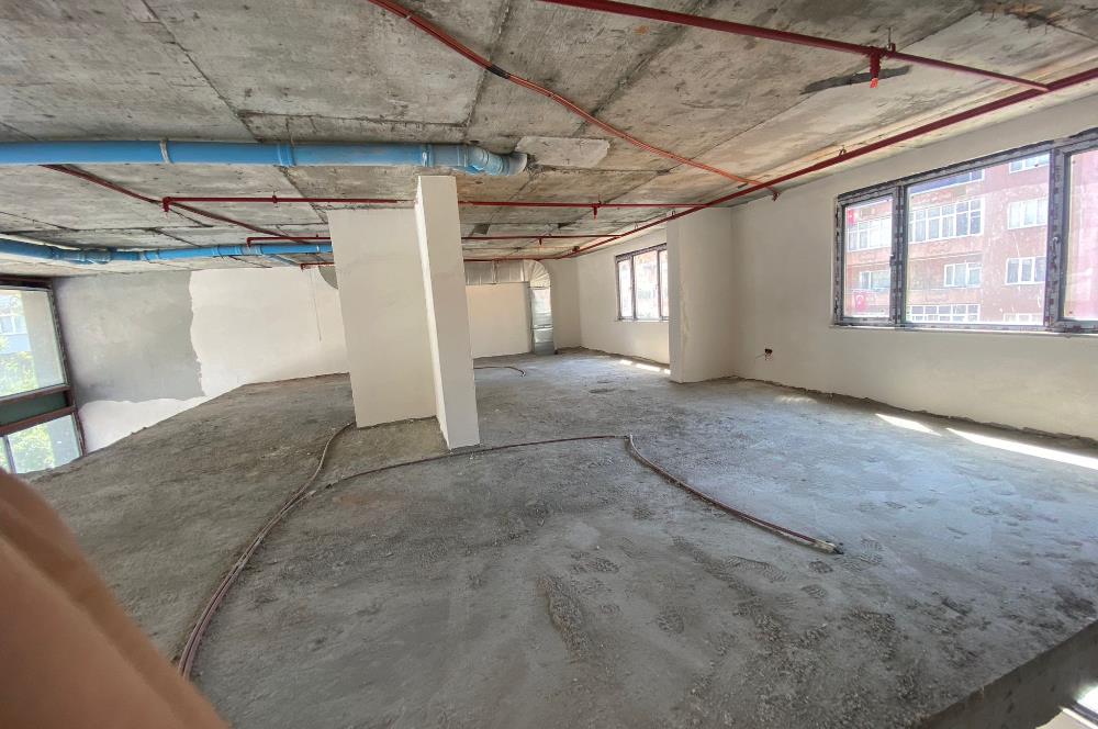 Kanyon ve Özdilek Avm'ye Komşu Cadde Üzeri Kiralık Dükkan