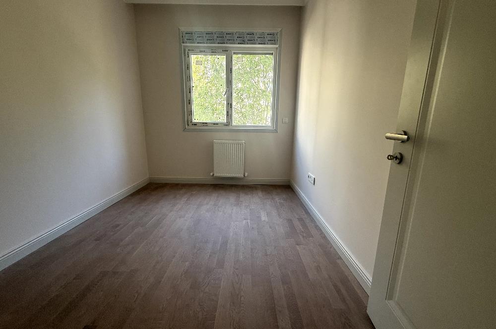 BAĞDAT CADDESİ 5 DK,TEPEGÖZ SOKAK,3+1,BALKONLU,KİRALIK