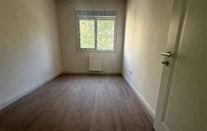 BAĞDAT CADDESİ 5 DK,TEPEGÖZ SOKAK,3+1,BALKONLU,KİRALIK